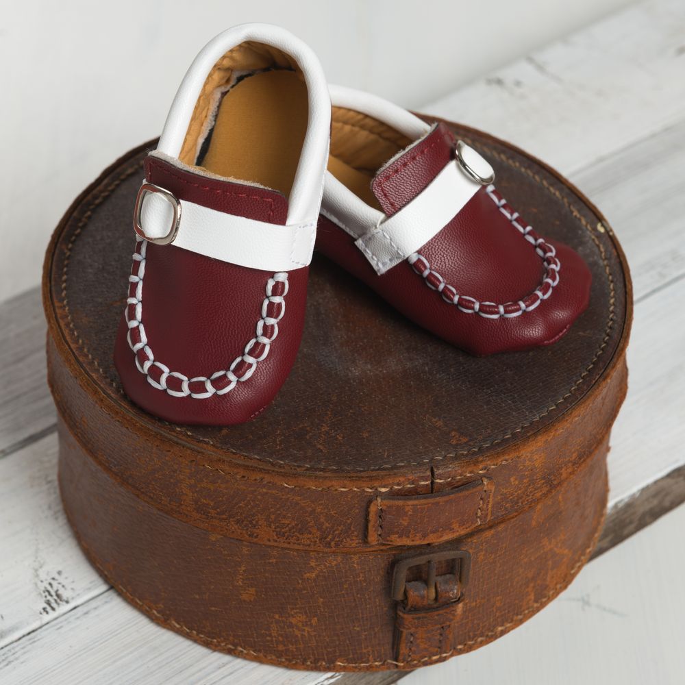 Smart Brown Shoes with White Band